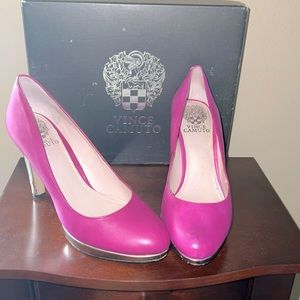 Deep magenta/steel color 3” pump Vince Camuto size 6